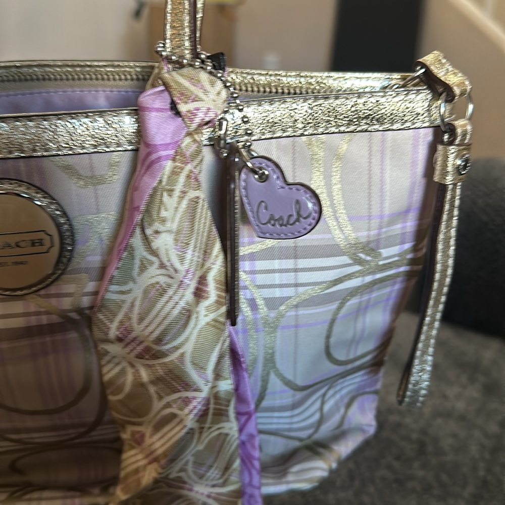 Coach lilac and gold bag with wallet and mini purse. - Picture 6 of 15